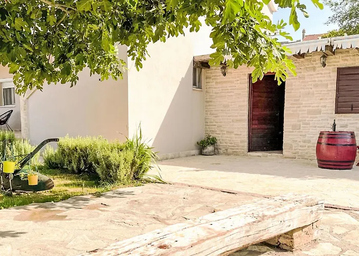 Meri By Interhome Дом отдыха Бенковац